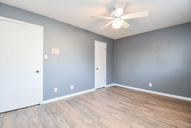 Building Photo - 7310 Ridge Oak Dr