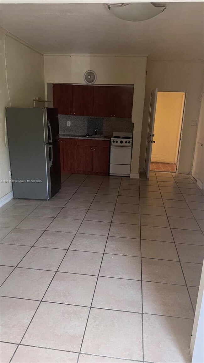 Building Photo - 2608 SW 8th St