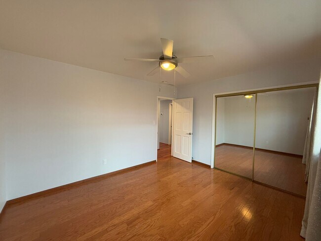 Building Photo - Charming 4BR San Diego Home with Front Dec...