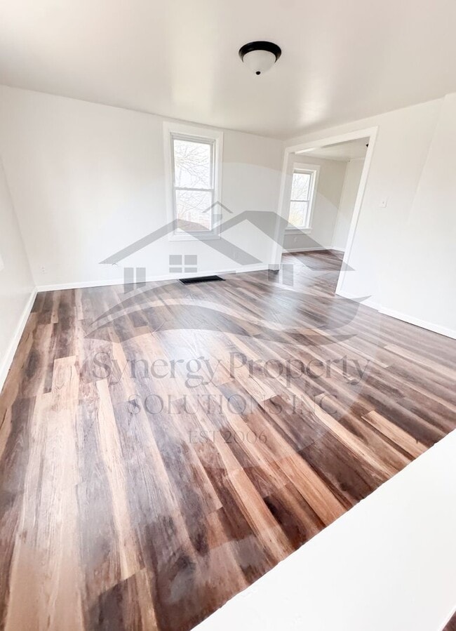 Building Photo - Madison Home