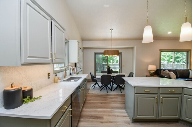 Building Photo - 5109 Manchester Ct
