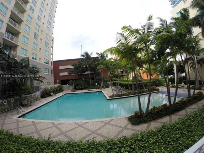 Building Photo - 2000 N Bayshore Dr