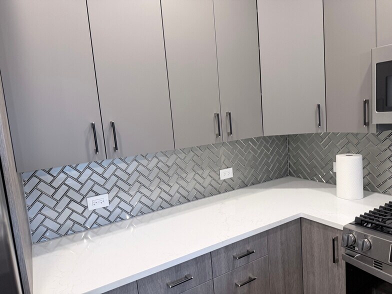 Building Photo - 6530 S Champlain Ave