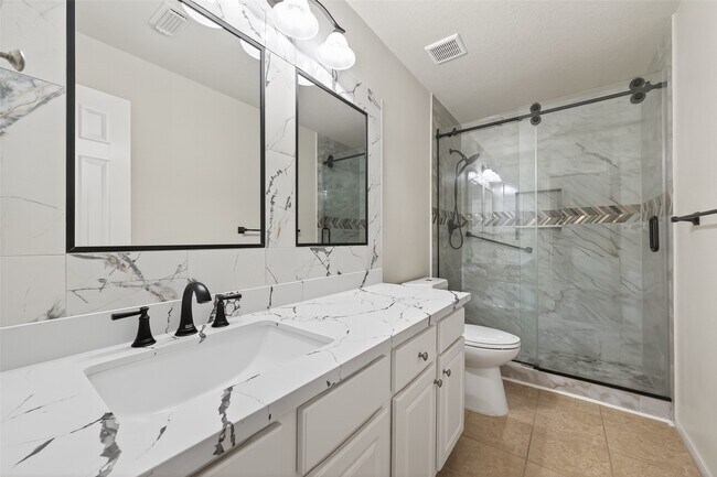 Building Photo - 14335 Plum Springs Dr