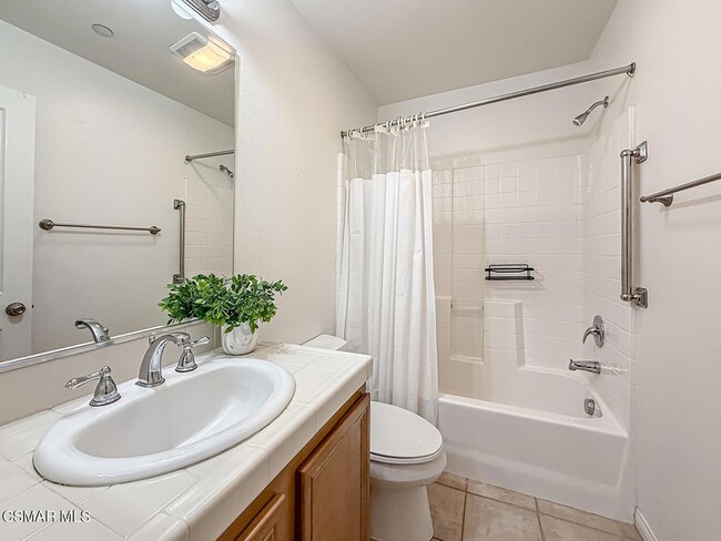 Building Photo - 2930 Esperanza Way