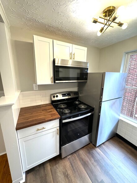 Building Photo - 2992 W McMicken Ave
