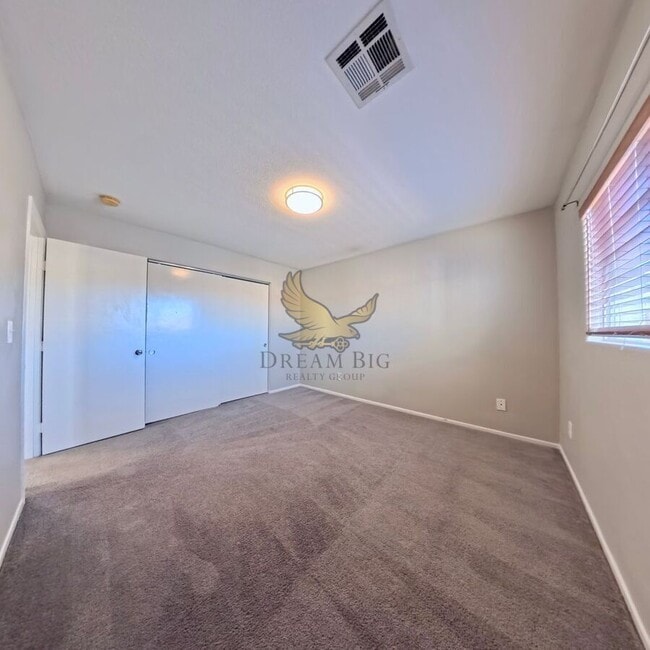 Building Photo - 548 Haunts Walk Ave