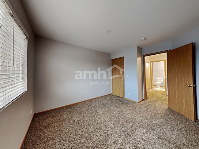 Building Photo - 606 Wildwood Ln
