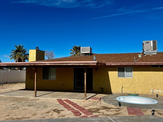 Building Photo - 74071 Playa Vista Dr