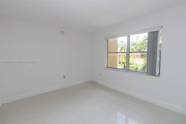 Building Photo - 4235 N University Dr