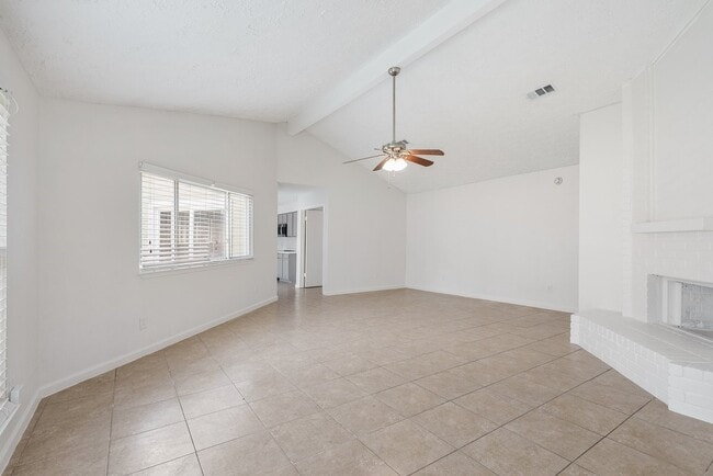Building Photo - 16211 Olive Glen Dr