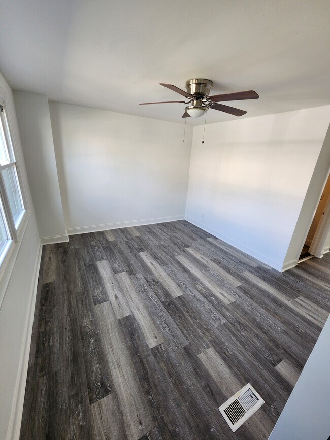 Building Photo - 5028 Pembridge Ave