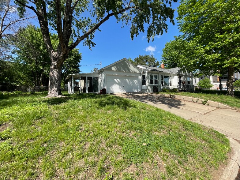 Building Photo - 6444 16th Ave S