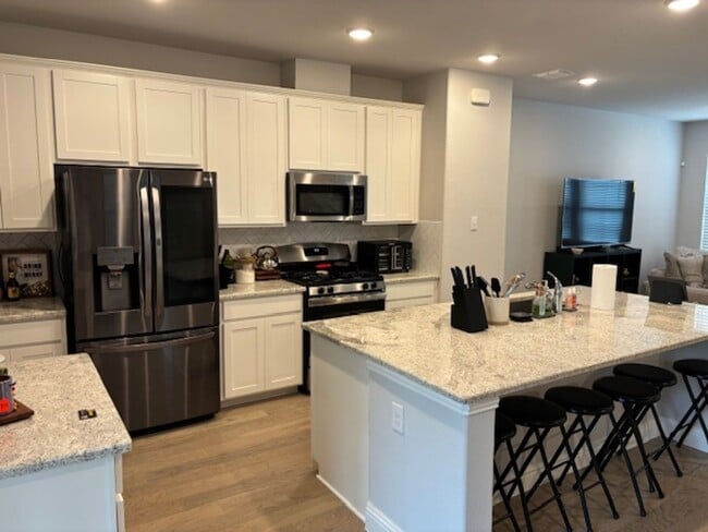 Building Photo - 131 Peach Orchard Ln