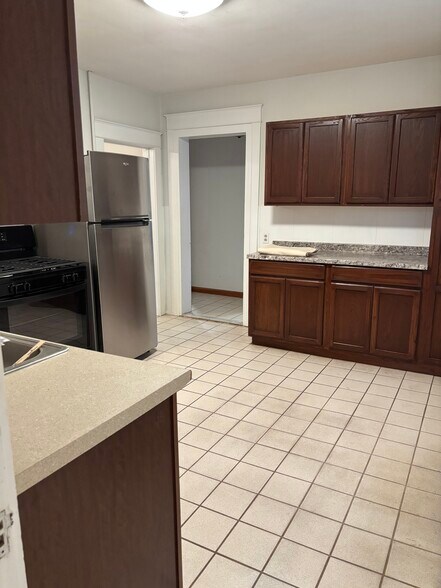 Building Photo - 44 High St