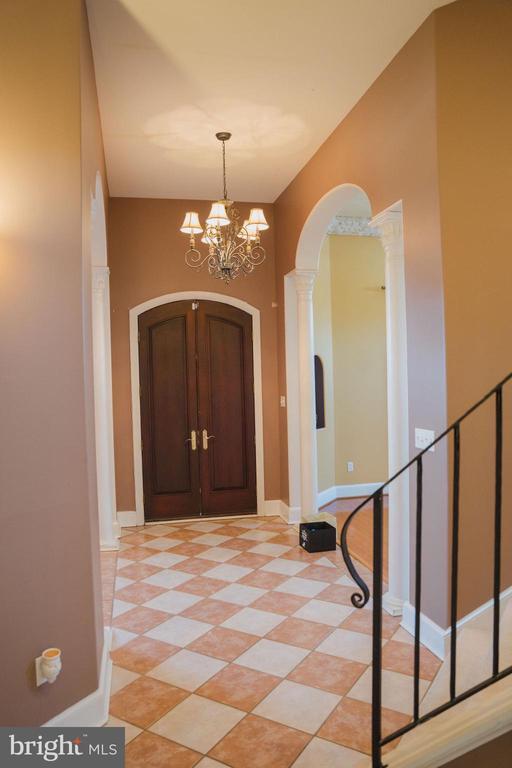 Building Photo - 6902 Tower of London Dr