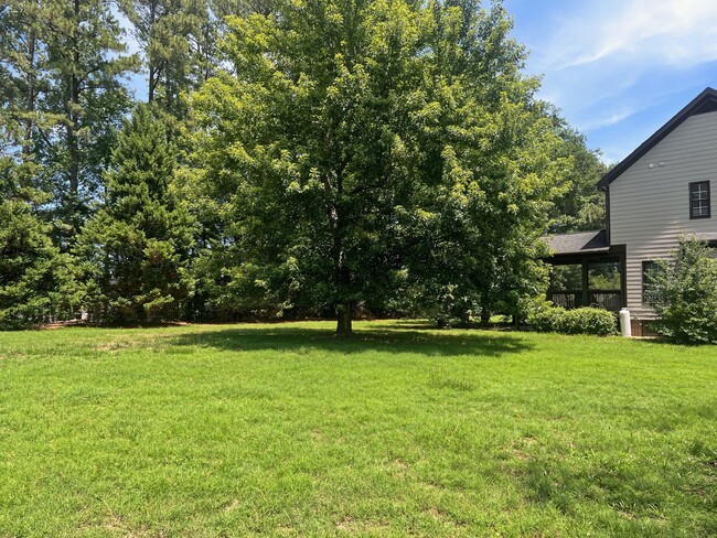 Building Photo - 3108 Summer Oaks Dr