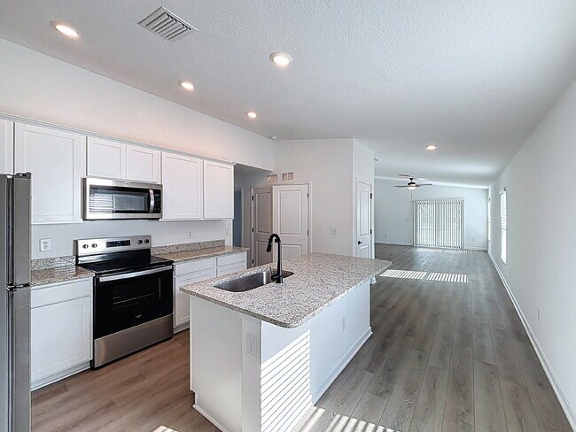 Building Photo - 1270 Ahoy Ave