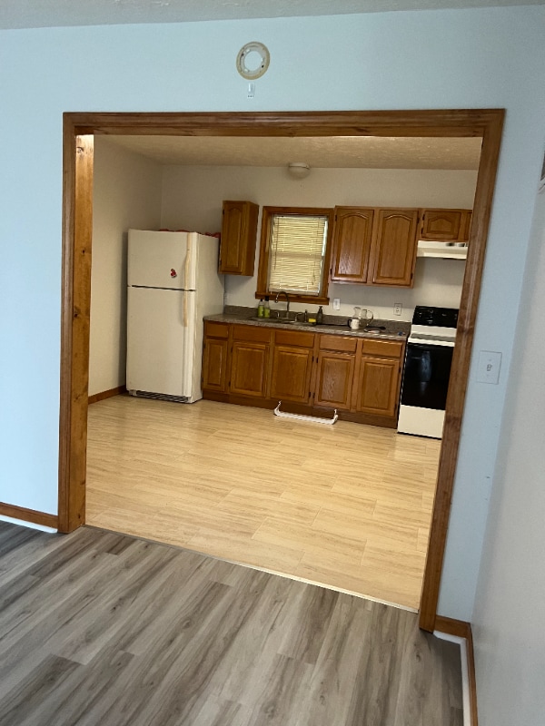 Building Photo - 495 Brookside Dr