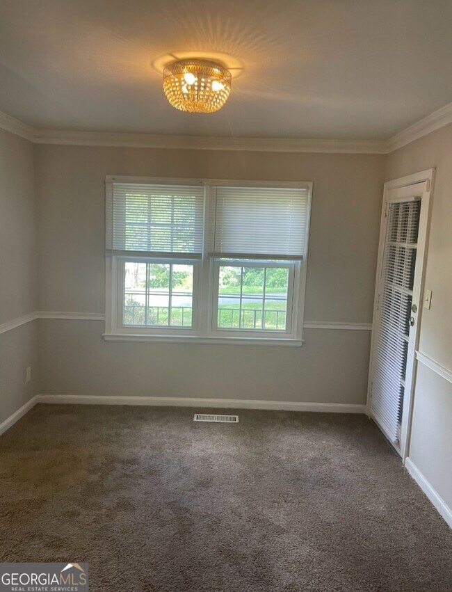 Building Photo - 1589 Pinehurst Dr SW