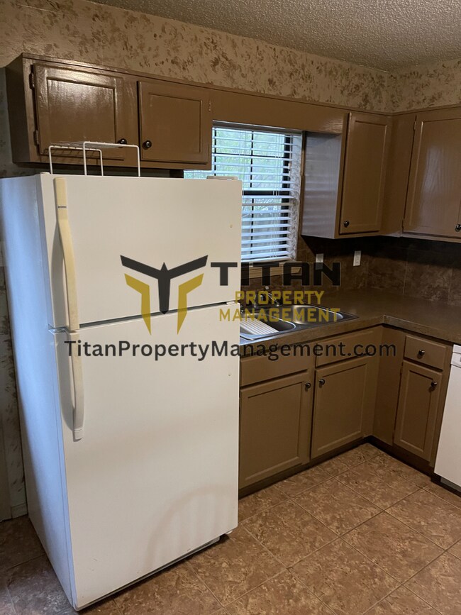 Building Photo - 2bed/1bath Apartment