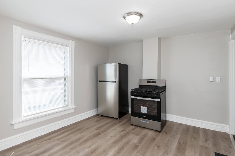 Building Photo - 115 E Foraker St