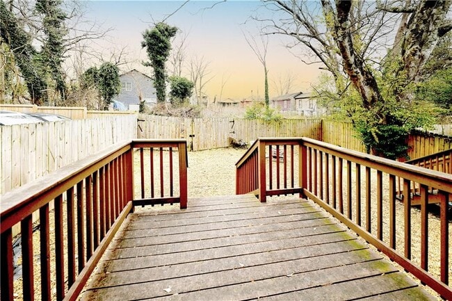 Building Photo - 539 Paines Ave NW