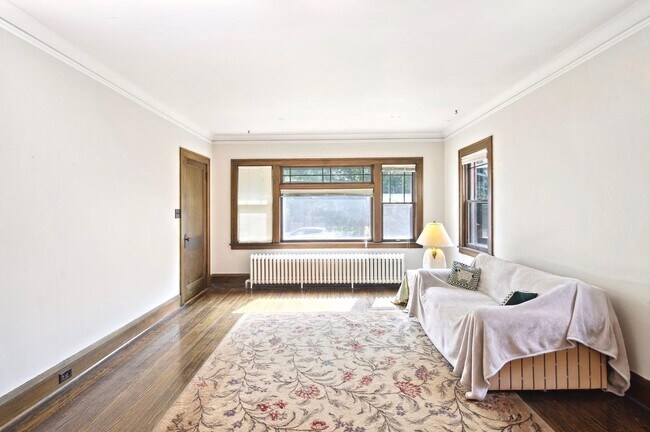 Building Photo - 4542 Grand Ave S