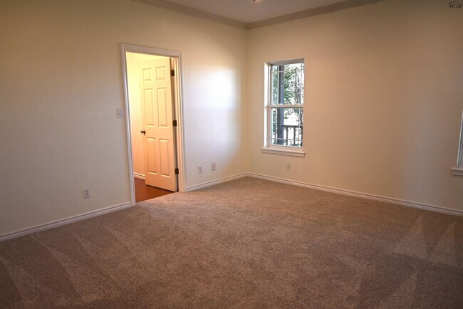 Building Photo - 2460 Wranglers Retreat