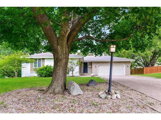 Primary Photo - 3820 Union Terrace Ln N