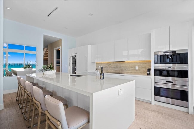 Building Photo - 102 24th St