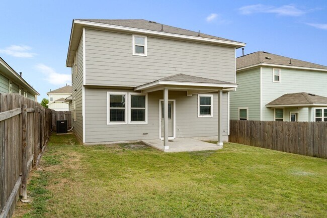 Building Photo - 467 Twisted Oaks Ln