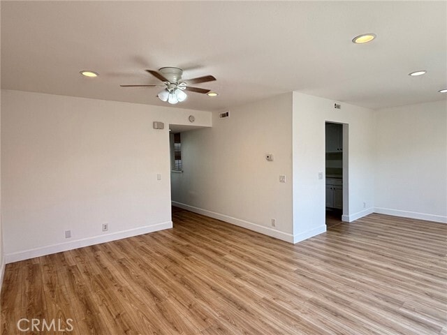 Building Photo - 4646 Larwin Ave