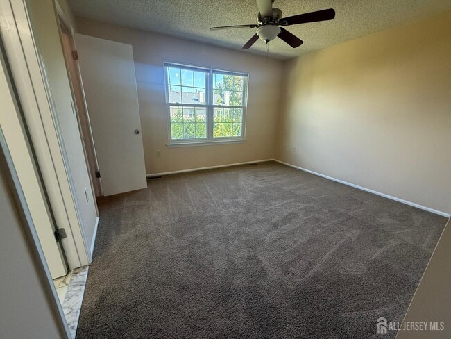 Building Photo - 425 Northam Dr
