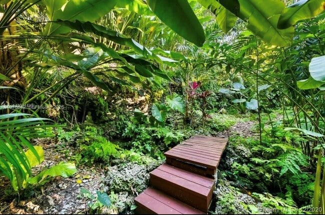 Building Photo - 4895 SW 88th St