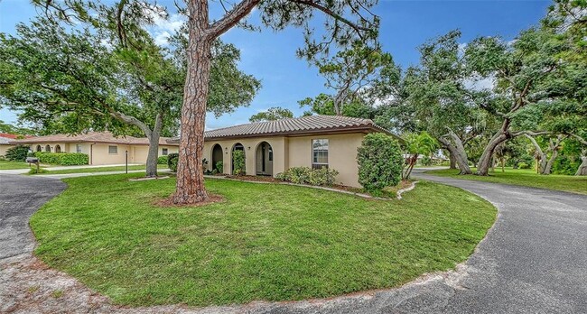 Building Photo - 515 Rousseau Dr