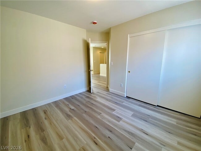 Building Photo - 6158 Dutch Windmill Ave