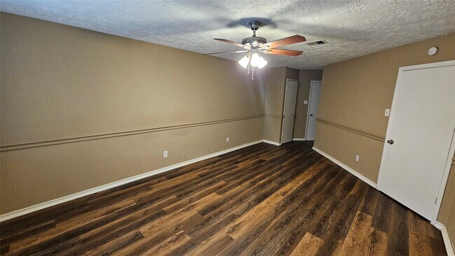 Building Photo - 1418 Willersley Ln