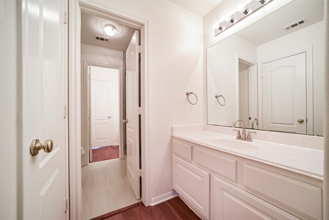 Building Photo - 14015 Falcon Heights Dr