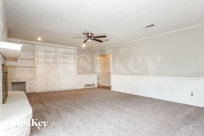 Building Photo - 1424 Wreyhill Dr