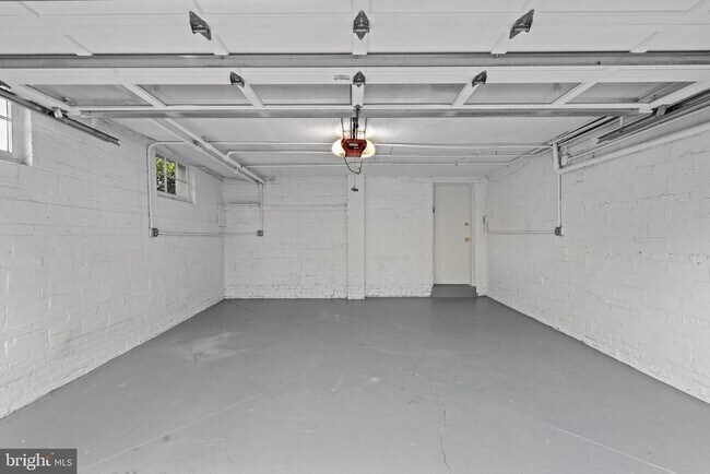 Building Photo - 2814 Bellevue Terrace NW
