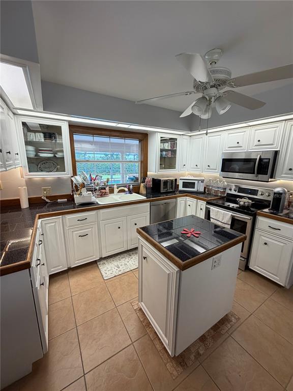 Building Photo - 235 Hartridge Hills Dr