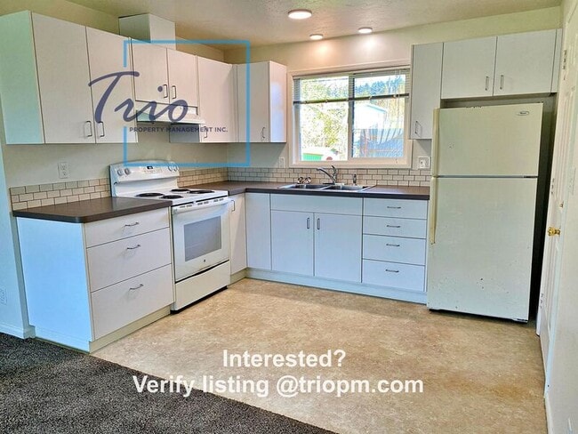 Building Photo - 822 E 35th Pl