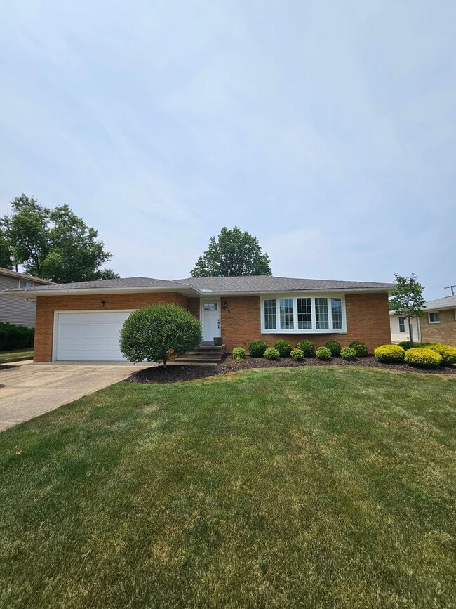 Building Photo - 5648 Beacon Hill Dr