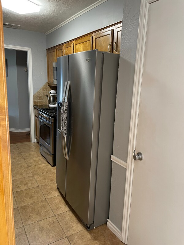 Building Photo - 4001 Windfree Dr