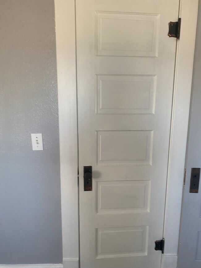 Building Photo - 11790 23 Mile Rd