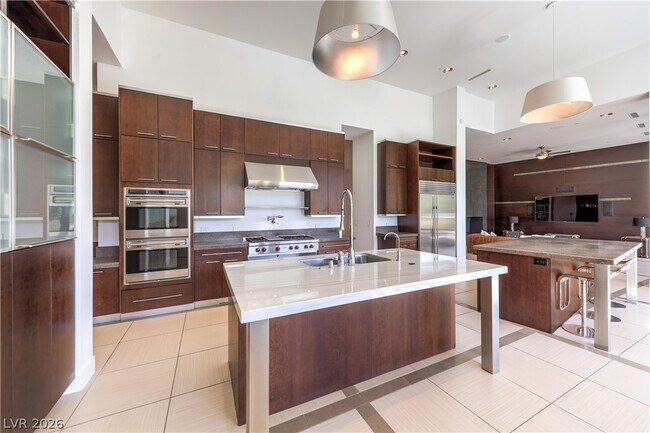 Building Photo - 1501 Foothills Village Dr