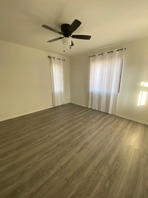 Building Photo - 725 S Osage Ave