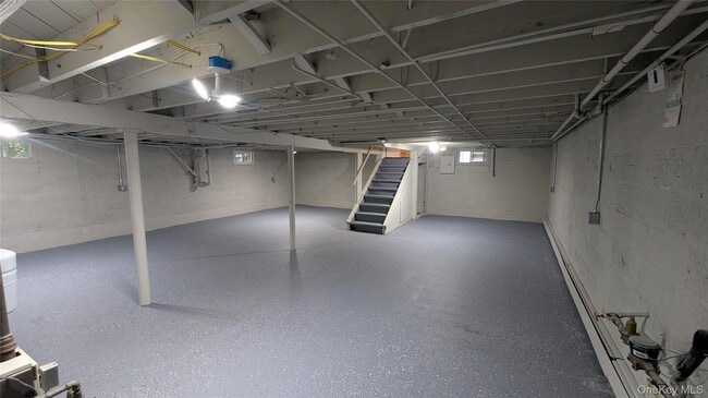 Building Photo - 362 Strawtown Rd
