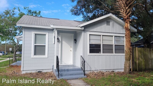 Building Photo - 3 br, 1 bath House - 800 28th St N